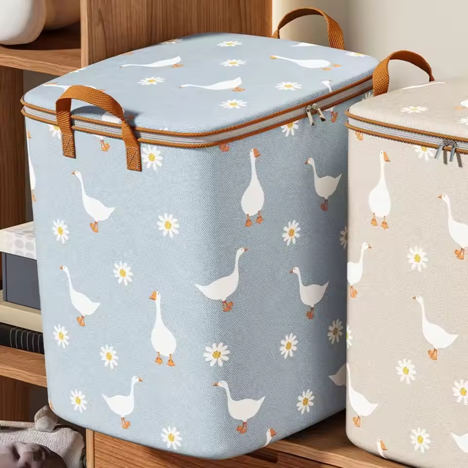 Winter Clothing Organizer - حقيبة تخزين ديزي أوزة لسترة اللحاف