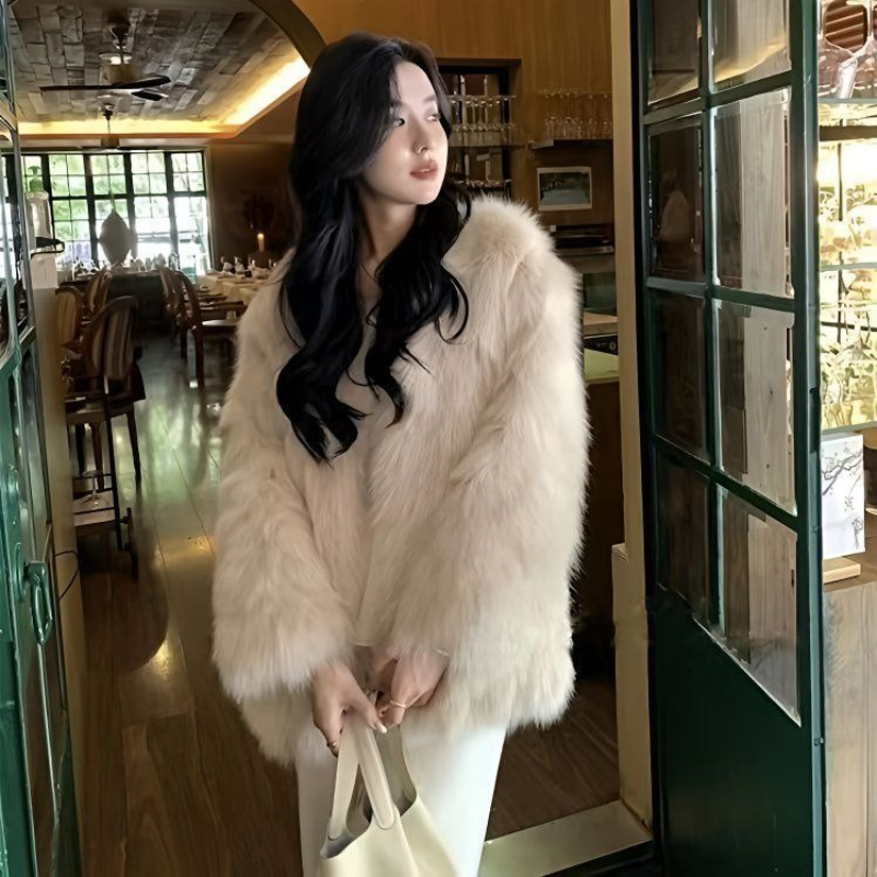 معطف نسائي من الفرو الصناعي مل - مراجعة Winter Clothing Trends 2025 وسعره