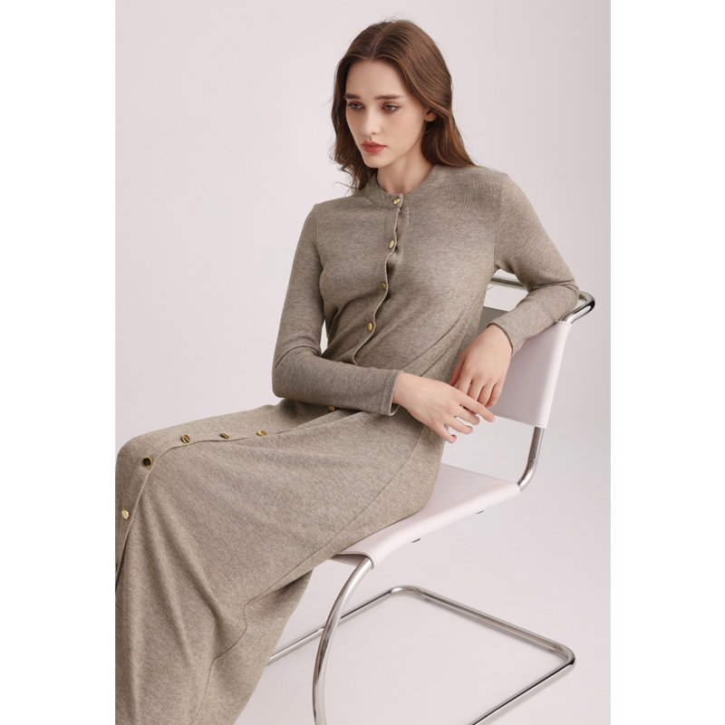 فستان نسائي شتوي AA AW25 مريح  - مراجعة Winter Clothing Factory Outlet وسعره