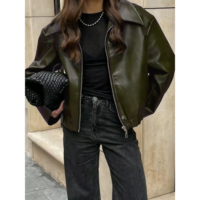 جاكيت جلد ريترو للخريف والشتاء - مراجعة Winter Clothing Trends 2025 وسعره